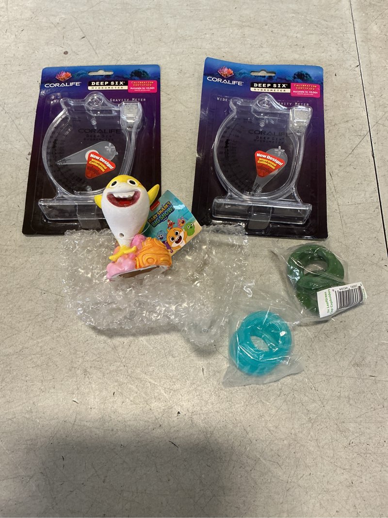 Condition photo showing New/Like New for Assortment Of Small Pet Items,Miscellaneous Small,Variety Of Items Multiple Pieces,5 Pieces total 