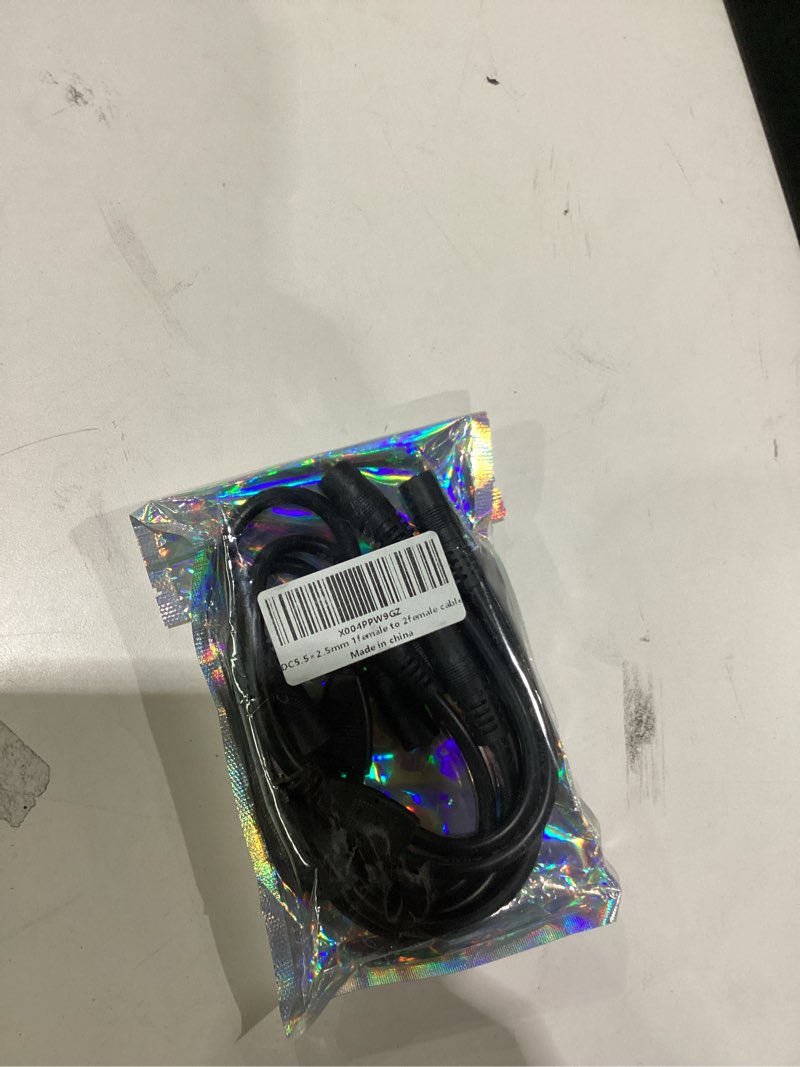 Condition photo showing Good Condition for 3-pack 18awg dc5.5mm x 2.5mm 12v/24v dc power splitter cable, 1 female to 2 female for cctv surveillance cameras, led light strips, and other devices with single input and dual output power supply. 1 female to 2 female 1ft black 3pcs