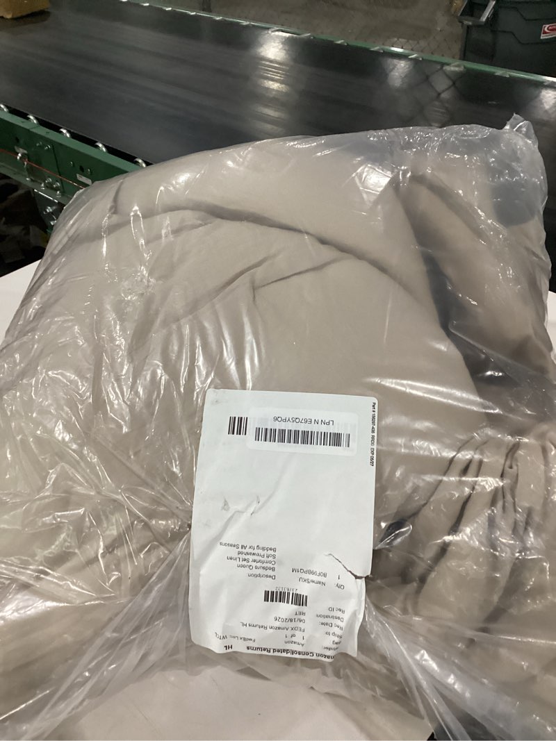 Condition photo showing As Is for bedsure queen comforter set, linen soft prewashed bedding for all seasons, 3 pieces gentlesoft™ bed set, 1 lightweight comforter (90"x90") and 2 pillowcases (20"x26") queen(90"x90") 24 - linen