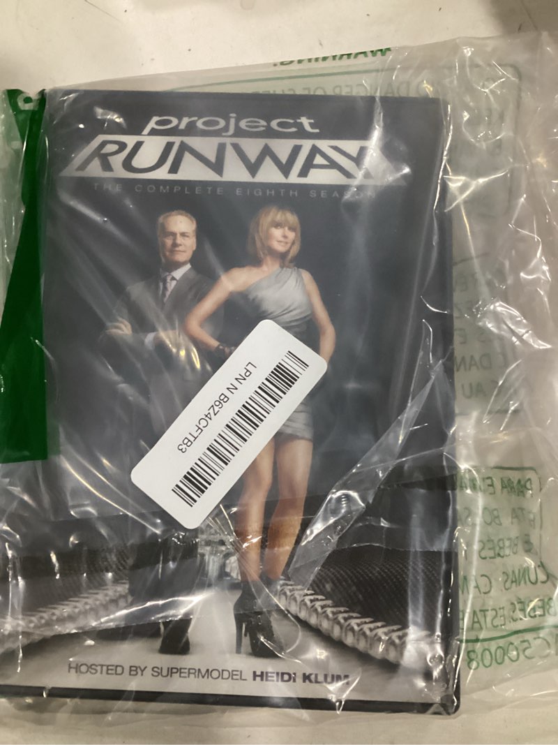 Condition photo showing As Is for Project Runway: Season 8