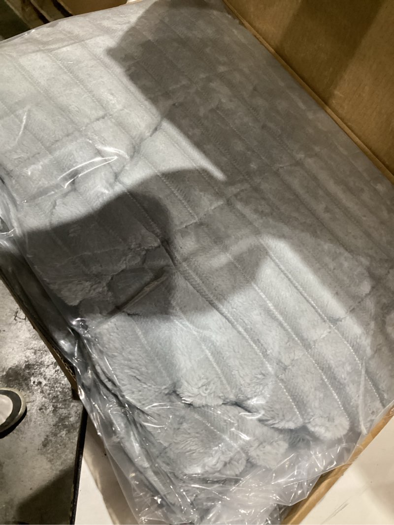 Condition photo showing Good Condition for pet couch covers for sofa washable non slip dog couch cover protector pet friendly mat for 3 cushion sofa (light grey, 27.6" x 59.06") 27.6" x 59.06" light gray