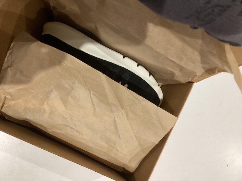 Condition photo showing Good Condition for Spenco Women's Hayden Slide Sneaker, Black, 6.5 Wide