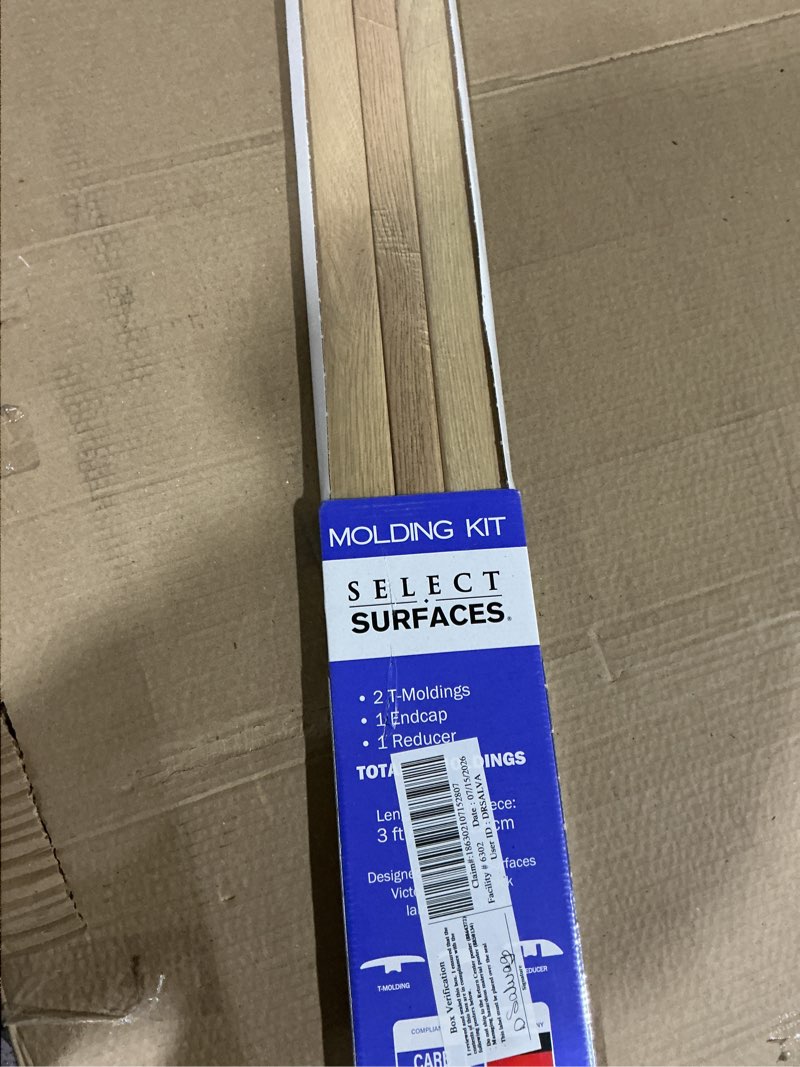 Condition photo showing Good Condition for select surfaces victoria molding kit