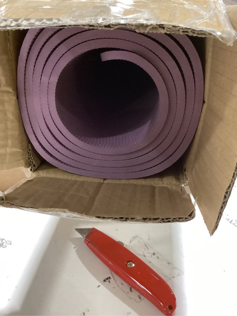 Condition photo showing Good Condition for amazon basics 1/4 inch thick tpe exercise yoga mat with carrying strap plum