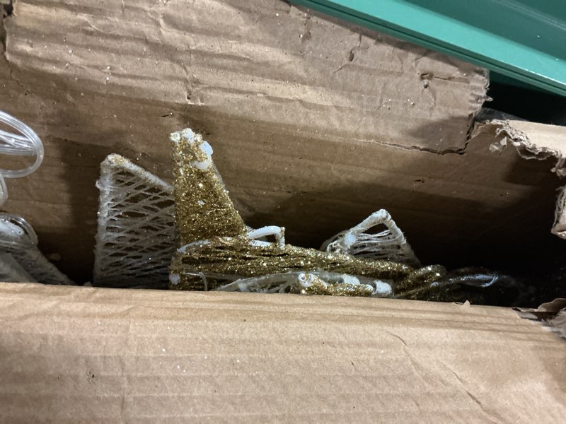 Condition photo showing Good Condition for Zonon 5 FT Nativity Set Outdoor Lighted Christmas Nativity Scene Large Holy Family Yard Decoration with 160 White LED The Birth of Jesus Scene for Xmas Indoor Garden Holiday Decorations