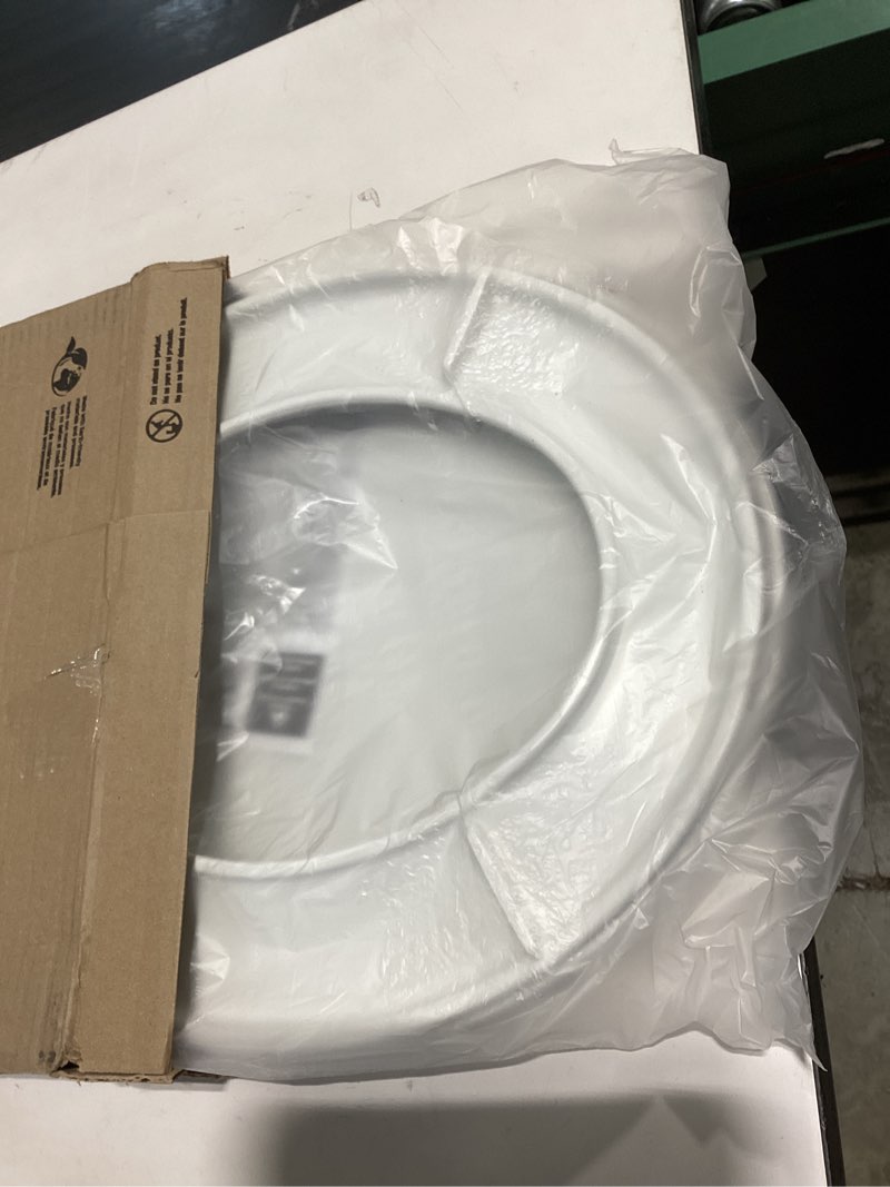 Condition photo showing Good Condition for bemis 730slec slow close toilet seat, easy clean hinges and durable plastic seat, made in usa, round, white