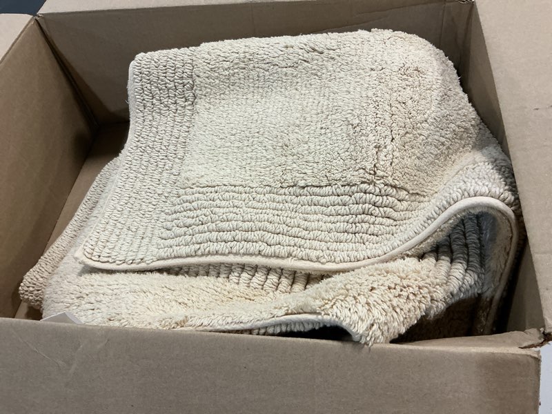 Condition photo showing Good Condition for madison park splendor reversible 100% cotton tufted bathroom rug-3000 gsm hotel quality luxurious plush medium pile bath mat absorbent, quick dry, shower room décor, 24x60 natural natural 2' x 5' (rectangular)