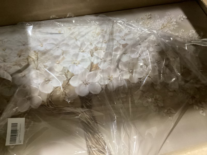 Condition photo showing Good Condition for large tree of life canvas wall art gold and white big tree painting picture wall decor botanical floral poster print artwork for office living room dining bedroom home decoration gold tree 40"l x 20"w