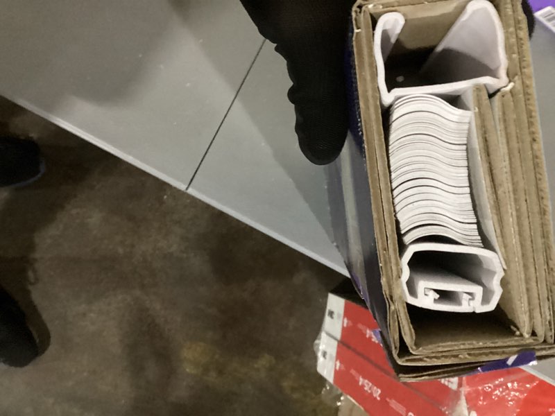 levolor 23 x 64 cordless white vinyl blinds with 1 inch s-curve slats new in box