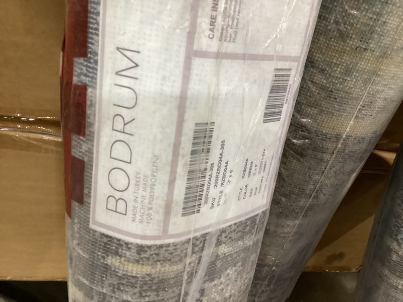 Condition photo showing New/Like New for NULOOM ARea rug 3x5 RZBD04A