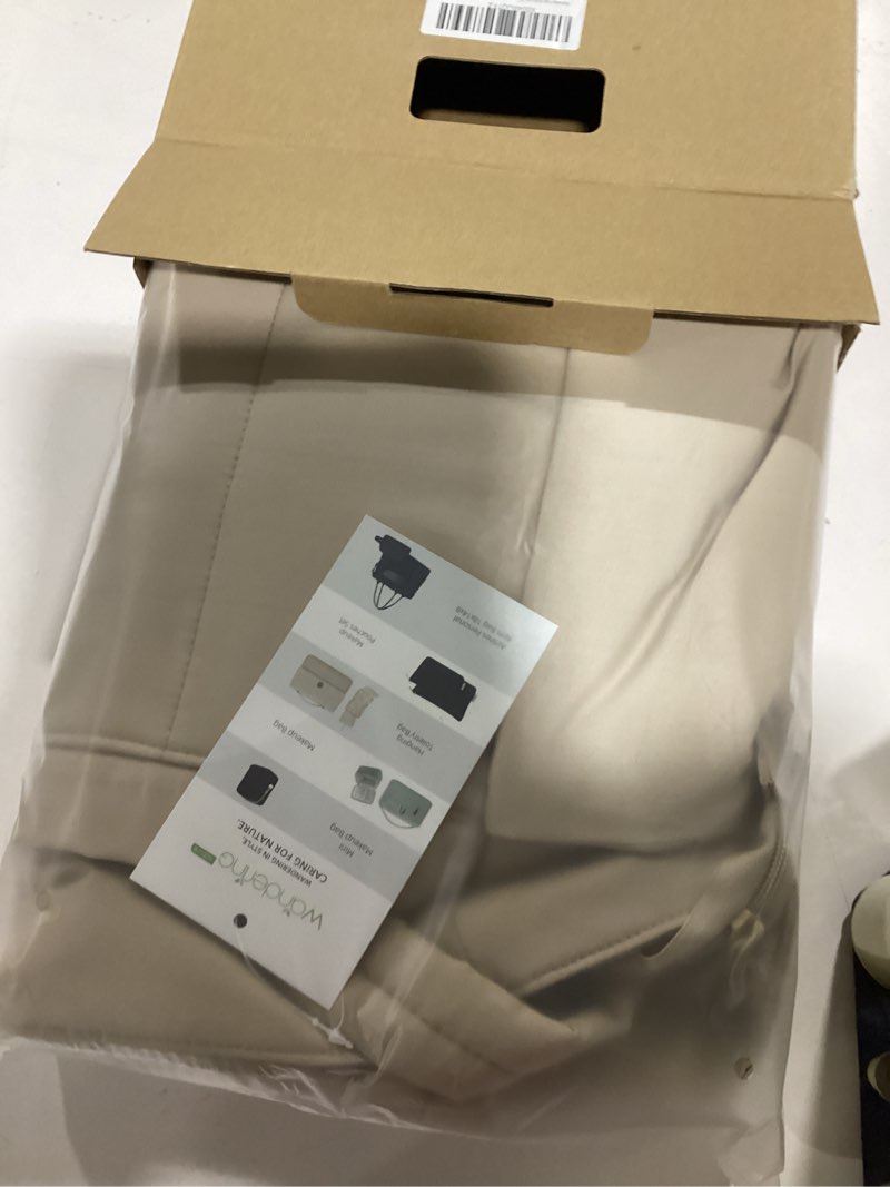 Condition photo showing Good Condition for Wandering Nature Expandable Tote Bag for Women with Shoe Bag, Fits 40oz Tumbler for Carry-On Travel Work Gym Beige