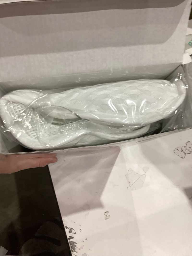 Condition photo showing New/Like New for Bath Pillow RUVINCE Ergonomic Luxury Bathtub Pillow with Head,Neck, Shoulder and Back Support, 4D Bath Pillows for tub with 6 Powerful Suction Cups, Fits All Bathtub White