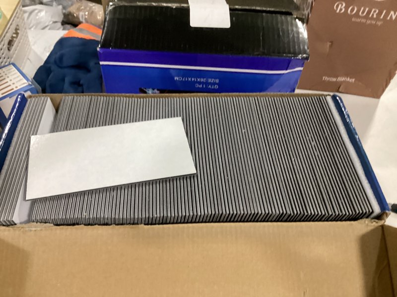 Condition photo showing New/Like New for art3d 102-piece peel and stick wall tile for kitchen backsplash, bathroom, fireplace, 3in. × 6in. stick on subway tile, glossy white 3" x 6“ glossy white 102