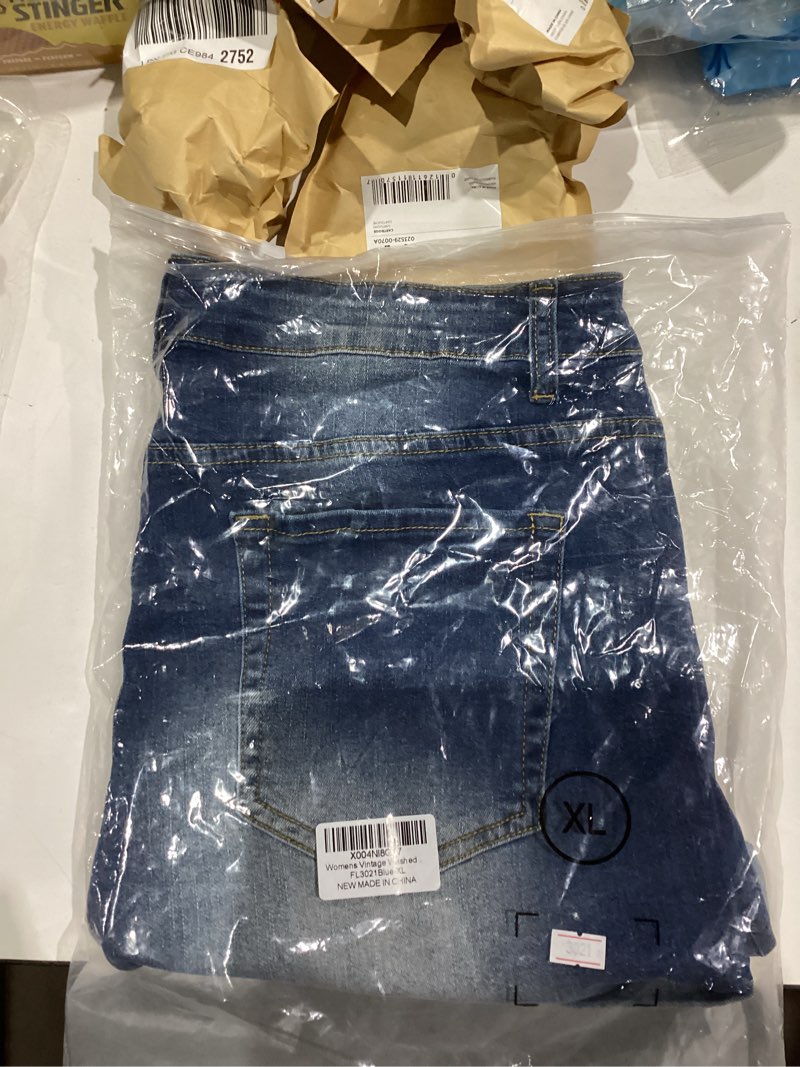 Condition photo showing New/Like New for FairyLove Women's Mid Rise Ripped Stretchy Jeans Shorts Frayed Raw Hem Casual Denim Shorts 3021 Blue Small-3X-Large Short