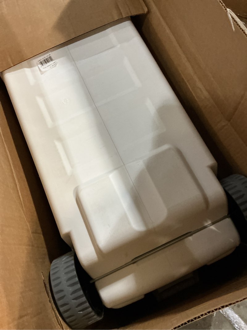 Condition photo showing Good Condition for igloo 00050170 sunset glide 110 white, white, white, white