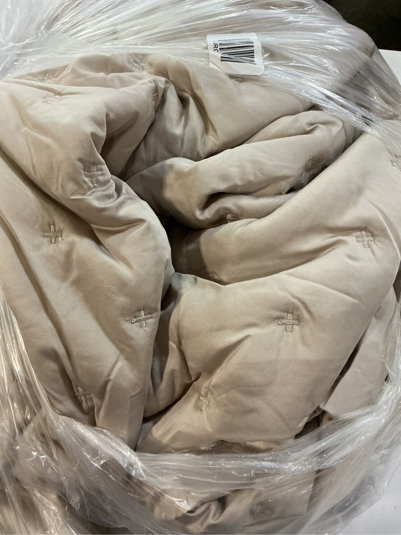 Condition photo showing Good Condition for bamboo dream quilt set, king/cal king, sand