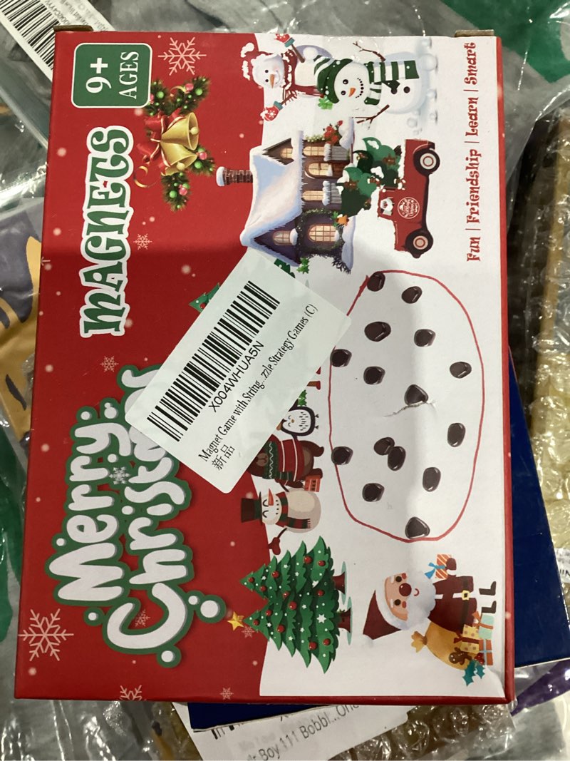 Magnet game with string