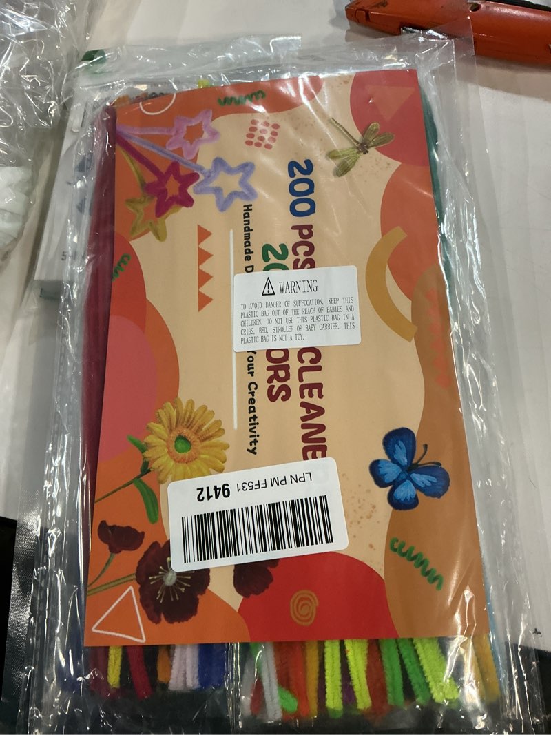 Condition photo showing Good Condition for 200 Pcs Pipe Cleaners, 20 Colors Pipe Cleaner Craft, Black Pipe Cleaners Bulk Chenille Stems Craft Supplies for DIY Cleaning Home Decorations