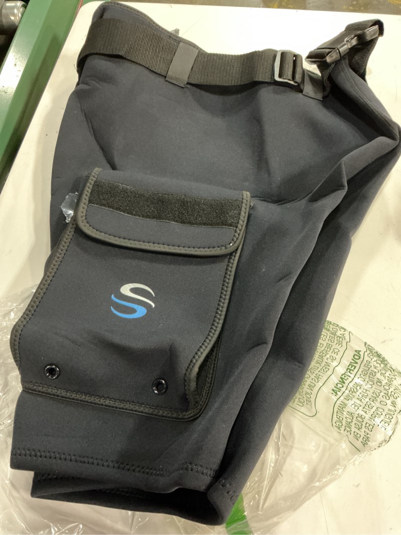 Condition photo showing Good Condition for (size:xl)wetsuit shorts pants mens 3mm neoprene scuba diving shorts with pockets quick release buckle adjustable waist belt dropship hybrid cargo shorts black large