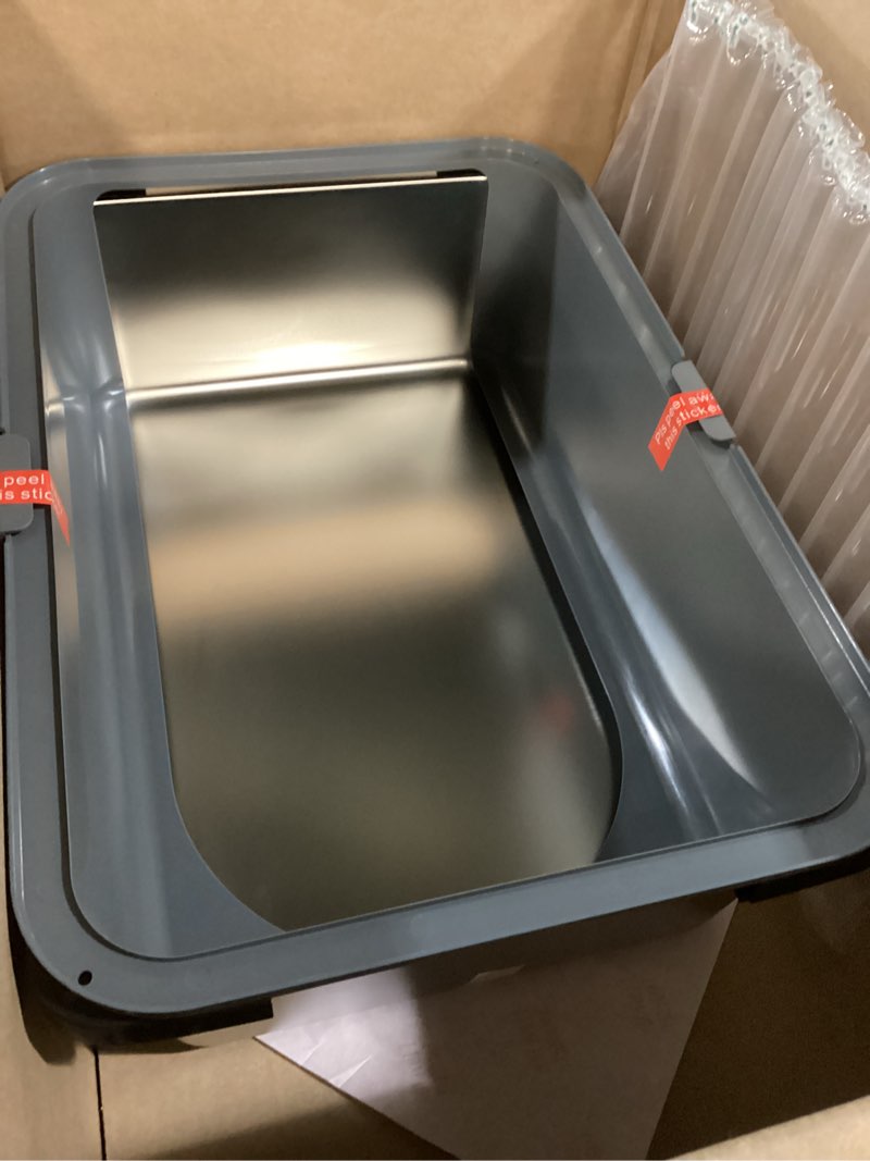 Condition photo showing Good Condition for Booche High-Sided Stainless Steel Cat Litter Box,Stainless Steel Litter Box with Lid,Extra Medium Box,Easy-to-Clean Metal Litter Pan for Cats (20''L X 14''W X 12''H with Enclosure) 20'L X 14''W X 12''H with Enclosure