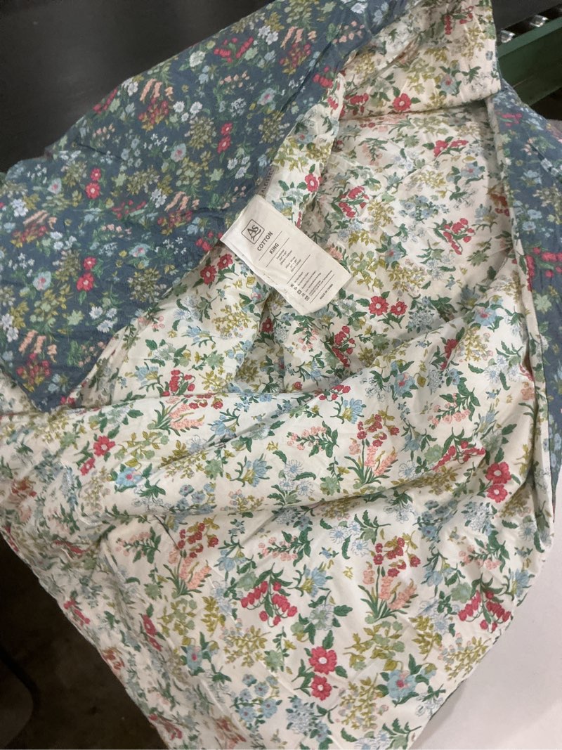 Condition photo showing As Is for White Floral Cotton Comforter King Size - 3PC Lightweight Bedding Sets with Soft Fill, Elegant Pale Purple & Burgundy Botanical Patterns with Light Gray Reversible Design King(104\\\"×90\\\") Floral Cluster – White & Blue (similar)