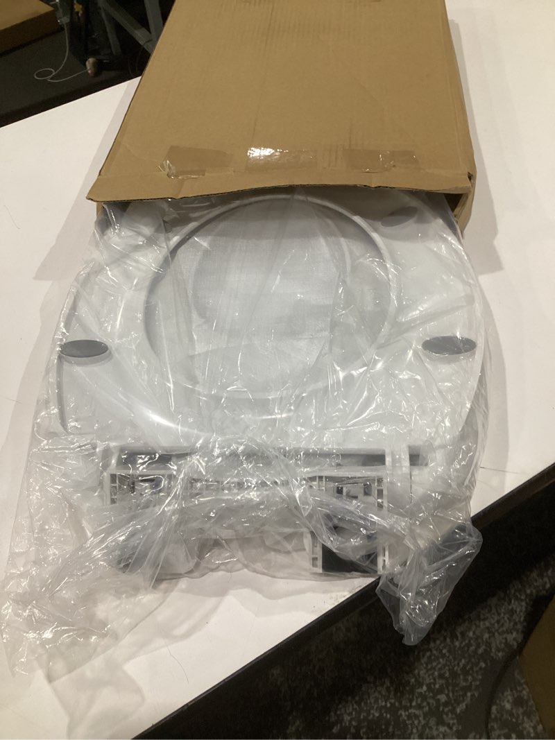 Condition photo showing Good Condition for 1m family toilet seat, patented slow close & quick releasing technology, anti-wiggling, easy to install and clean, standard round with toddler seat built in (1 piece)