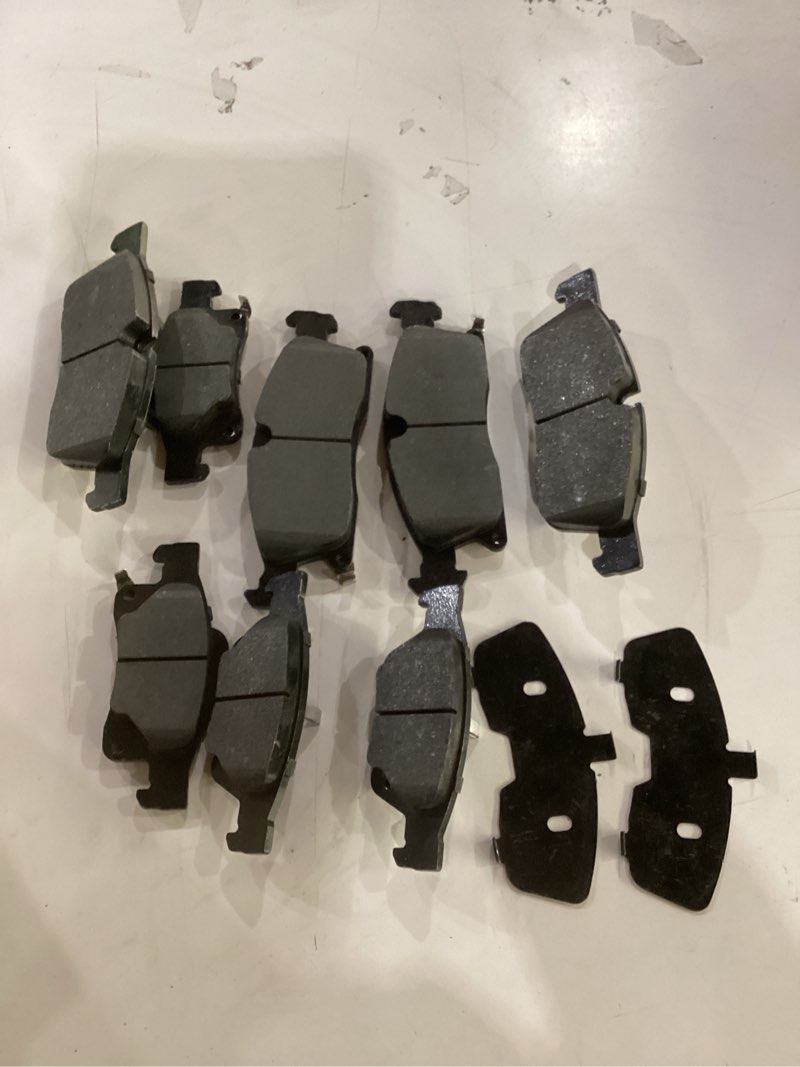 Condition photo showing As Is for front and rear ceramic brake pads sets fit for 2011-2018 dodge durango,for 2011-2019 jeep grand cherokee,d1455 d1498 d1455 & d1498