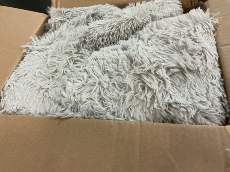 Condition photo showing Good Condition for Amazon Basics Fluffy Washable Area Rug, Shaggy Carpet for Living Room, Bedroom, 5' W × 7' L, Gray Grey 5' x 7' (Rectangular)