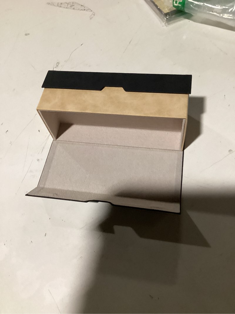 Condition photo showing Good Condition for Magnetic box