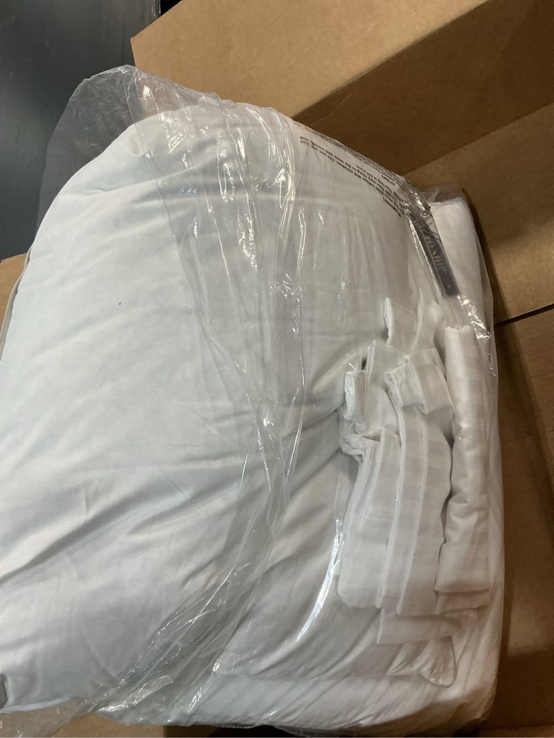 Condition photo showing As Is for classic down dreams pillow jumbo soft doubletree by hilton hotels set of 2 with bbh pillow protectors