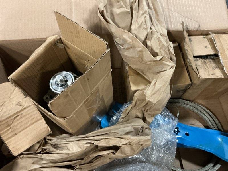 Condition photo showing As Is for (illustrative image) aeagle 46\" deck rebuild kit for mtd lt-4600h lt-546g toro lx460 lx465 lx466, including 3 spindles 91