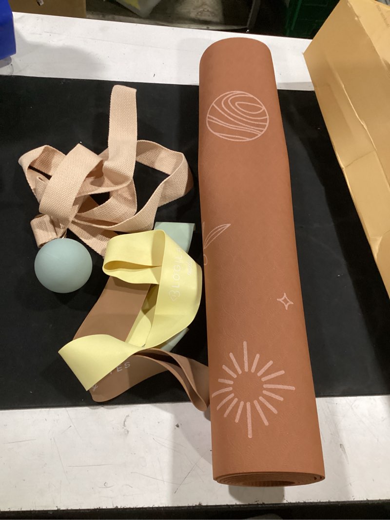 Condition photo showing Good Condition for blogilates starter fit kit
