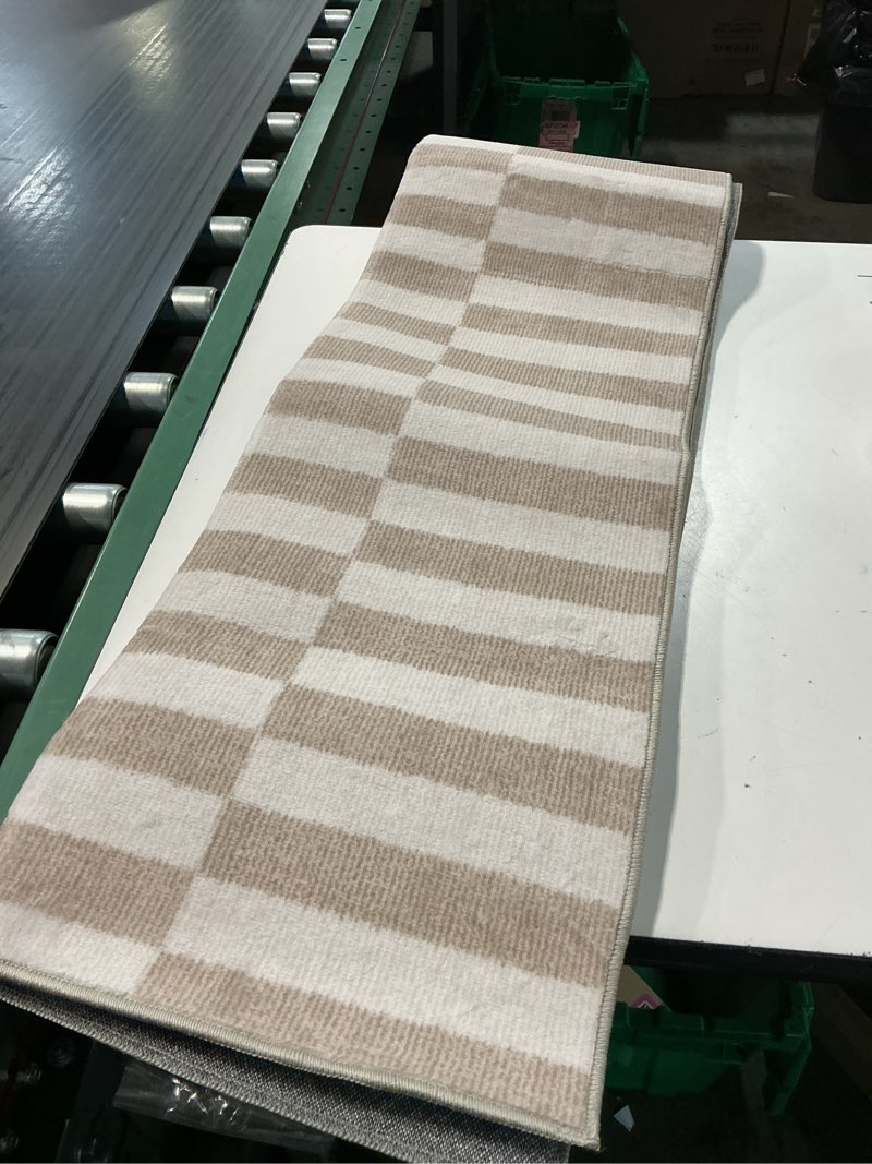 Condition photo showing Good Condition for rugs.com georgia collection rug – 6x2ft runner taupe flatweave rug perfect for hallways, entryways