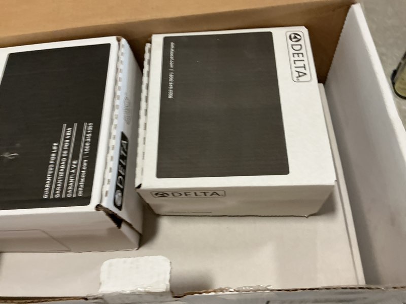 https://lotting-media.assets.bidfta.com/lotting_c690367c-167a-4602-a69a-304bb586d157