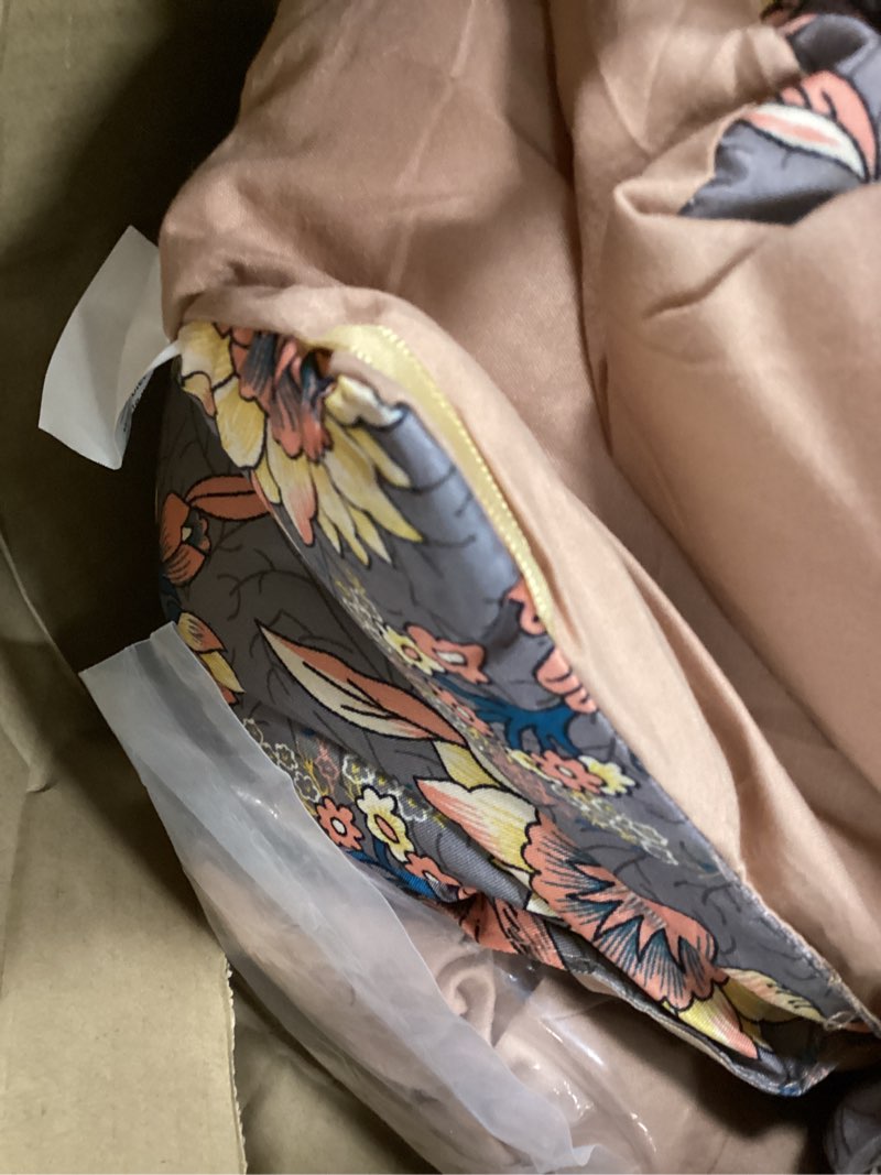 Condition photo showing Good Condition for Cupocupa Floral Queen Comforter Set;Vintage Garden Boho Bedding Comforter Set Soft Reversible Botanical Flower Comforter Design 1 Comforter 2 Pillow Shams Botanical Patterns Comforters Queen Size Set Queen Blue