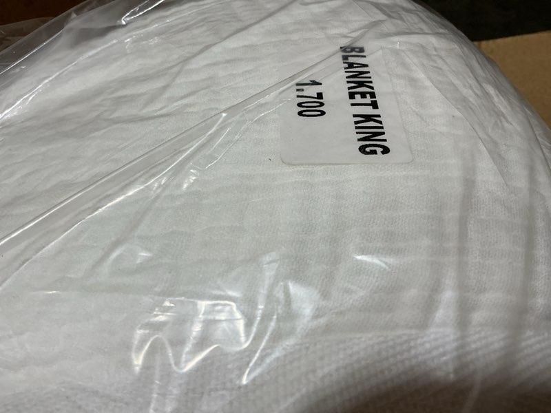Condition photo showing Good Condition for organic cotton blanket, king, white
