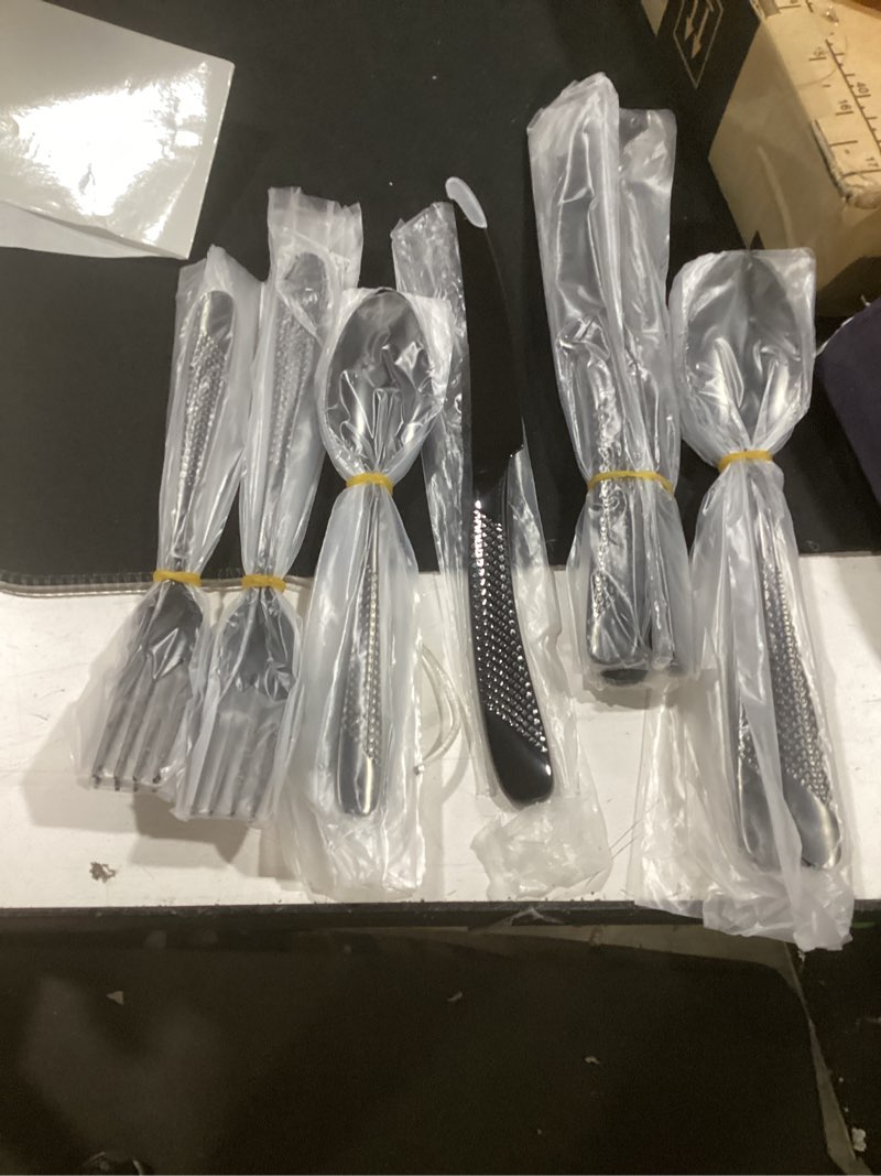 Condition photo showing Good Condition for runfly 20 piece hammered black silverware set, 18/10 stainless steel flatware set, modern kitchen utensil set service for 4, tableware set, cutlery set including fork spoon and knife black 20