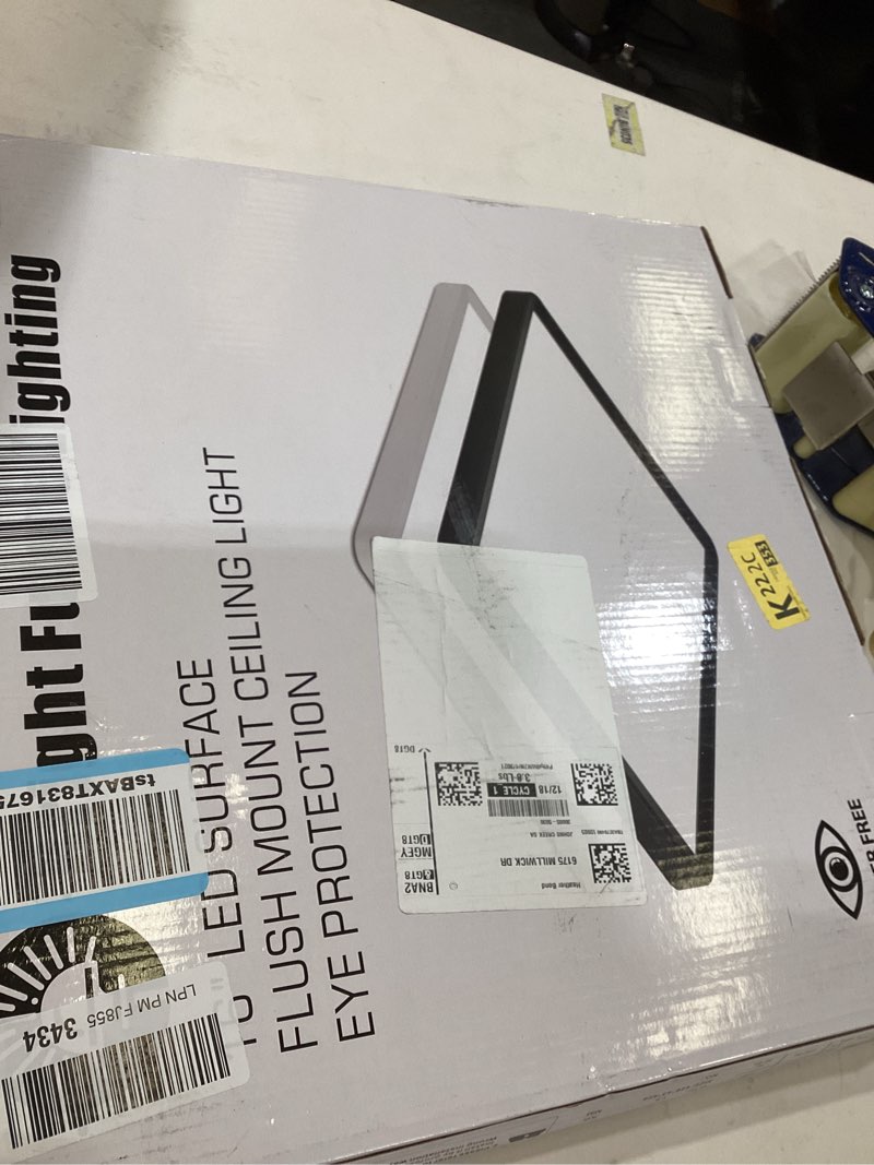 Condition photo showing Good Condition for Square Led Flush Mount Ceiling Light,16 Inch 40w 3820lm led Light 3000k,4000k,6000k CCT Selectable,Flat Panel Super Slim Led Ceiling Light Fixture,for Living Dining Kitchen Bedroom Room (1Pack-Black) 16Inch-1Pack Black