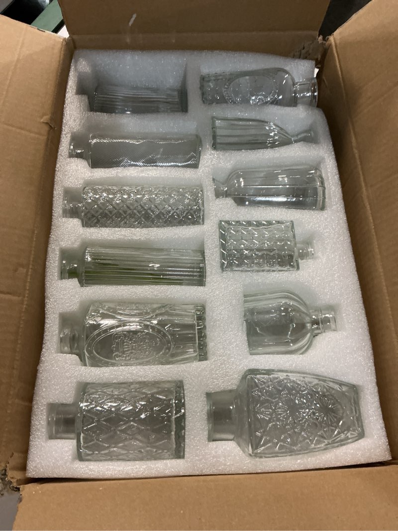 Condition photo showing New/Like New for RUCKAE Small Clear Bud Vases Bulk 12 Pack Mini Flower Glass Vases for Centerpiece Table Wedding Decorations Home Decor Party(Transparent) Transparent 12 Pack
