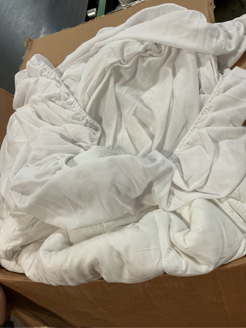 Condition photo showing Good Condition for (Similar)EASELAND Queen Size Mattress Pad Pillow Top Mattress Cover Quilted Fitted Mattress Protector Cotton Top Stretches up 8-21\" Deep Pocket Cooling Mattress Topper (60x80 inch, White) White Queen