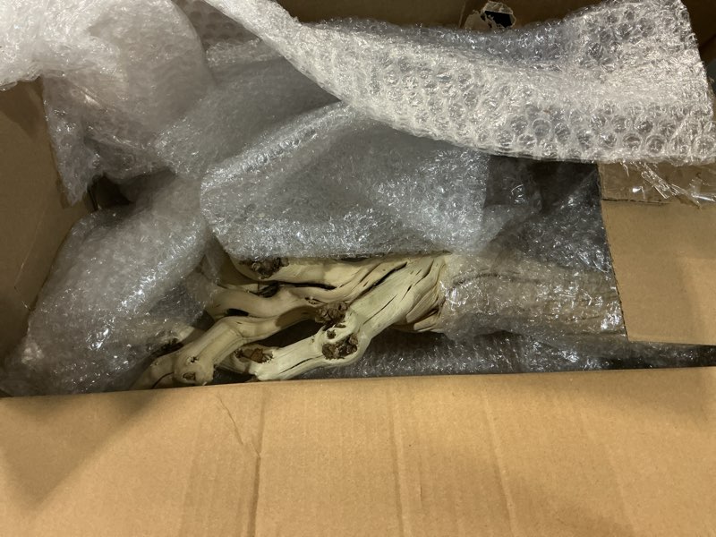 Condition photo showing Good Condition for Janinka 18-20" Length Large Wood Reptile Branch for Bearded Dragon Driftwood Reptile Climbing Habitat Decoration for Terrarium Tree Trunk Ornament Gecko Frog Chameleon Spider