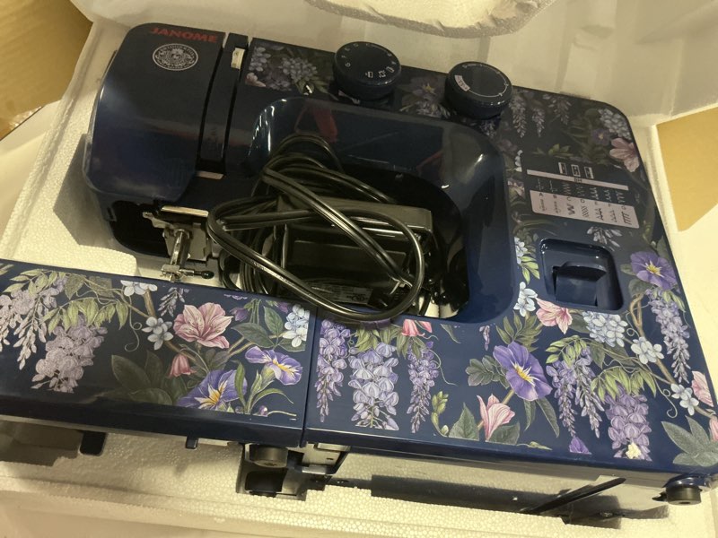 Condition photo showing Good Condition for janome wisteria promenade easy-to-use 15-stitch sewing machine officially licensed bridgerton collec