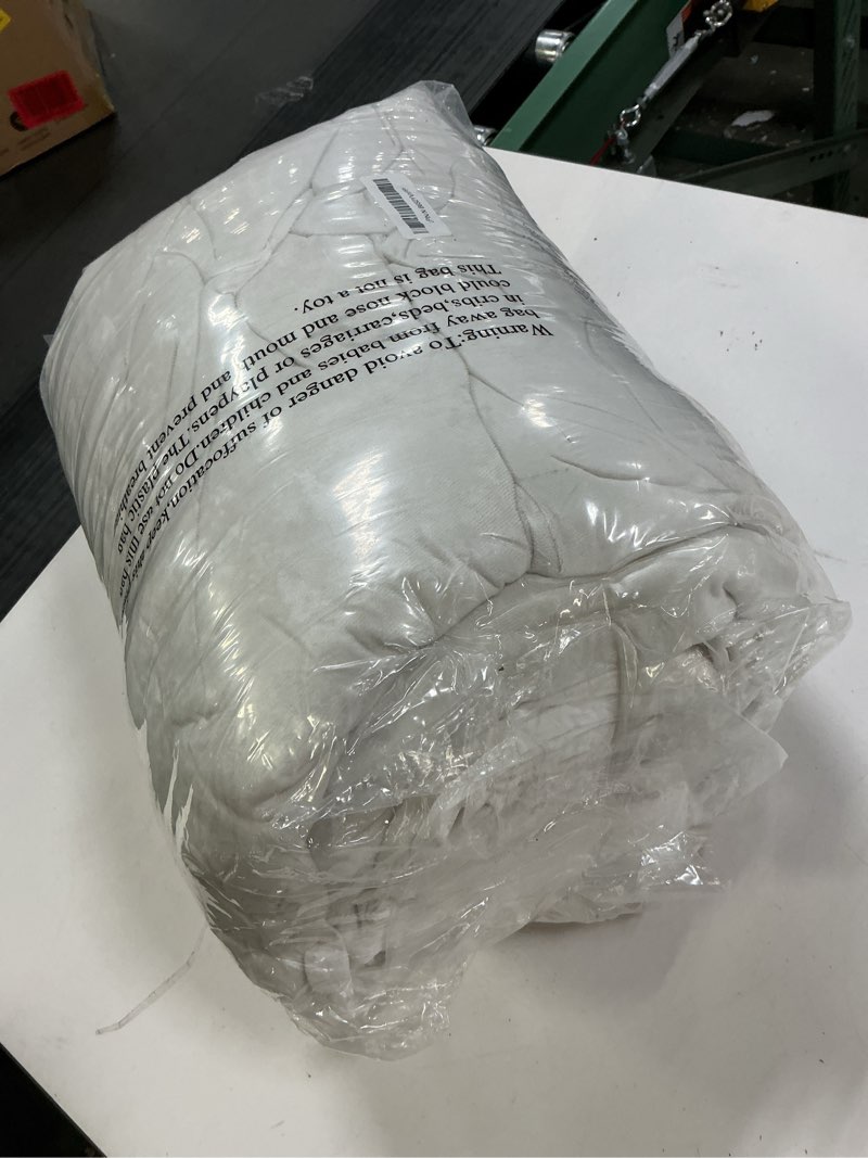 Condition photo showing New/Like New for Sunshine Nicole Distressed Velvet Comforter Set, Distressed Velvet Face and Brushed Solid Microfiber Reverse, with Light Weight Soft Poly Fill, 5 Pieces Light Ivory, Queen Light Ivory Queen