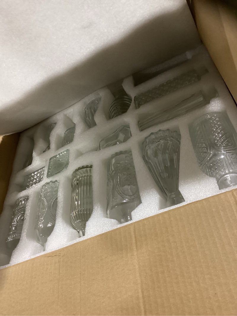 Condition photo showing New/Like New for 40Pcs Glass Bud Vase Set,Small Flower Vase for Tables Centerpieces Decor, Mini Vintage Clear Vase for Home,Wedding,Party Decorations