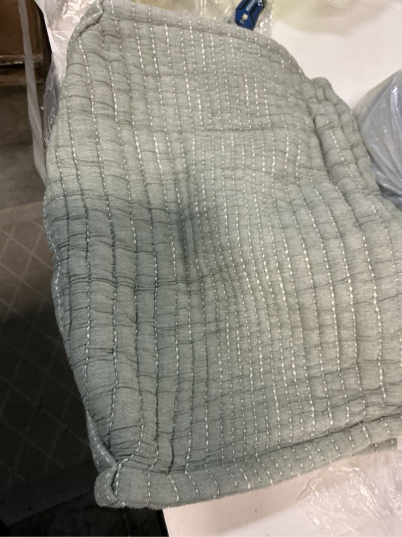 Condition photo showing New/Like New for organic ribbed cotton shams (color: olive size: standard)