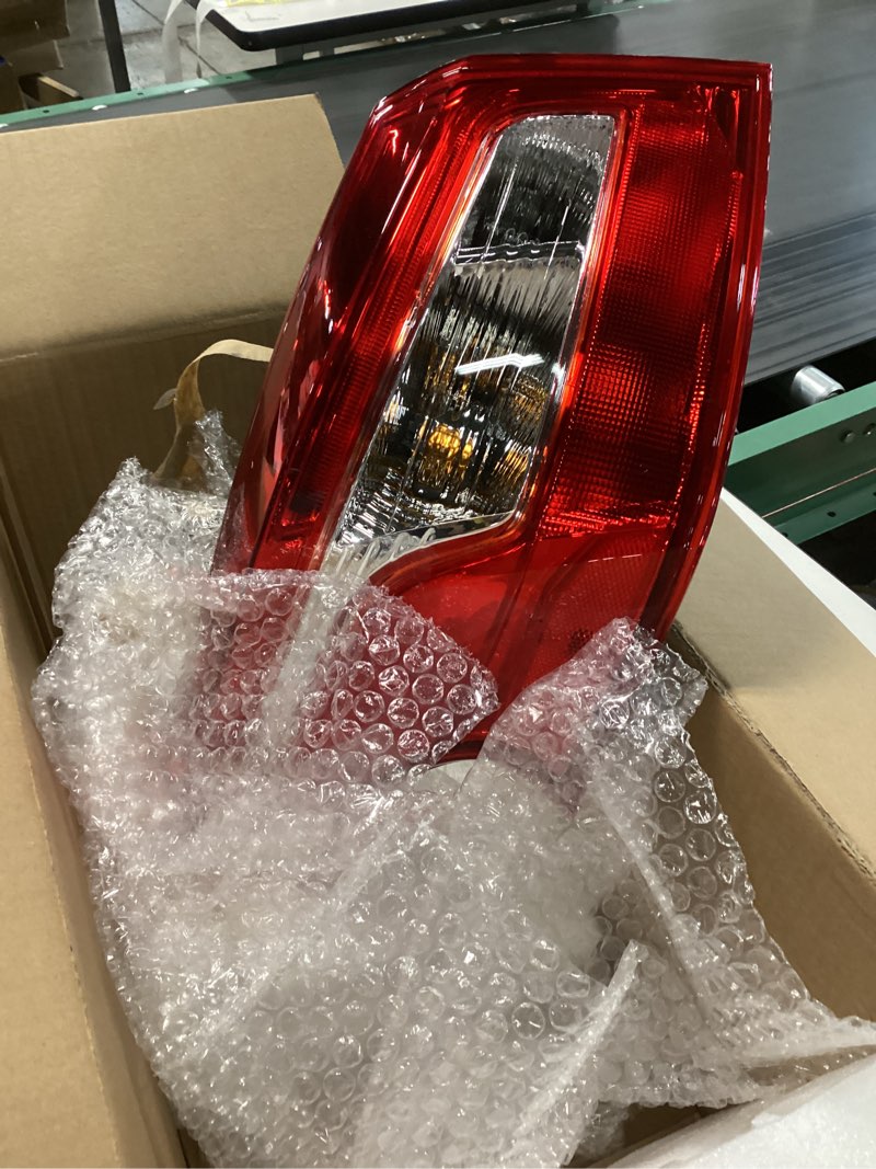 Condition photo showing Good Condition for Huray Left Tail Light for Nissan Sentra 2016-2019, LED Taillight Tail lamp Rear Brake Lamp Replacement for 265553YU0A NI2804108 Driver Side LH Outer Left (Driver Side)