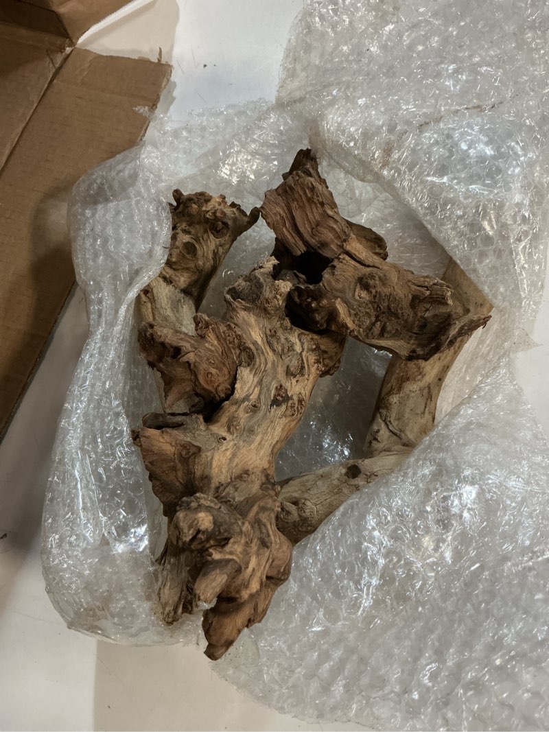 Condition photo showing Good Condition for majoywoo natural large coral driftwood for aquarium decor reptile decor, assorted driftwood branch 9-14" 2 pcs, fish tank decoration… mopani driftwood 9 to 14 inch (pack of 2)