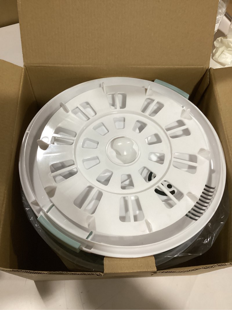 Condition photo showing As Is for Salad Spinner with Lid 5L, Upgrade Anti-Cracking & High-Temperature Resistant Material, Vegetable Spinners Dryer, Safe Ideal for Vegetarian, Non-Slip, Detachable for Cleaning, Can Shed Oil