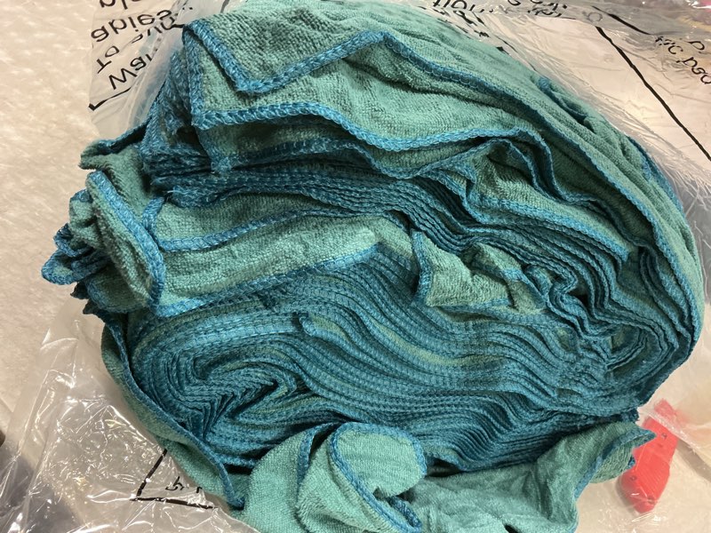 Condition photo showing Good Condition for Newwiee 72 Pack Microfiber Bleach Proof Towels Bulk for Salon 18 x 30 Inch Dry Lint Free Hair Drying Hand Towels for Hair, Gym, Bath, Spa, Shaving, Barber(Green)