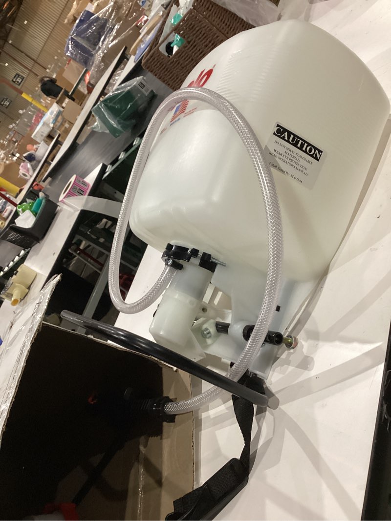 Condition photo showing Good Condition for solo 425 4-gallon piston backpack sprayer, wide pressure range up to 90 psi